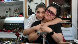 Yaşadığı beyin kanaması onu 'Cam Cadısı' yaptı