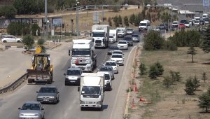 43 ilin geçiş güzergahında trafik yoğunluğu