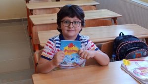 6 yaşında hikaye kitabı yazdı