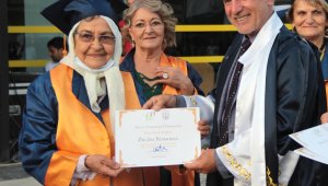 93 yaşında mezun oldu