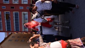 Atalarından kalma at ile gelin alma geleneğini yaşattılar