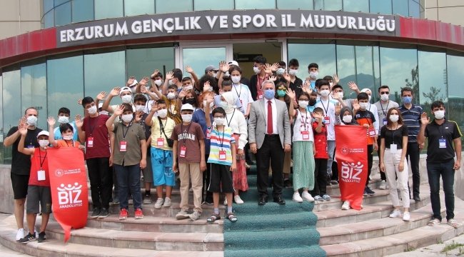 'Biz Anadoluyuz' Projesi kapsamında Erzurum'a gelen Iğdırlı öğrencilerin gezi programı tamamlandı
