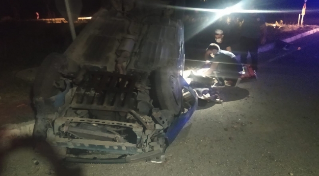Horasan'da otomobil refüje çarparak ters döndü: 2 ölü, 2 yaralı
