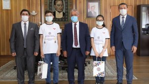 Rektör Çomaklı, LGS'de derece elde eden öğrencileri misafir etti