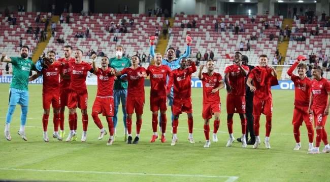 Sivasspor'da maç sonu büyük sevinç