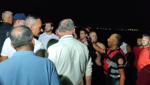 8 saat denizde kaldı, gücü tükenince ekipler kurtardı