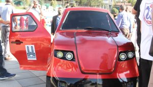 İmam Hatipli öğrenciler elektrikli araba üretti, Elon Musk'ın Tesla'sına rakip çıktı