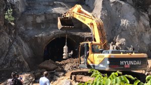 İspir'de tünelde kaybolan işçiyi arama çalışmaları devam ediyor