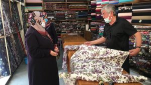 Kalitesiz satılan hazır kıyafetler vatandaşı kumaşçılara yöneltti