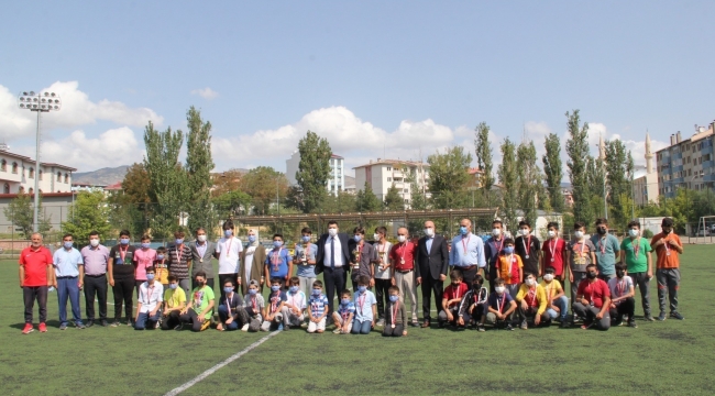 Kur'an kursu öğrencilerini futbol turnuvası sona erdi