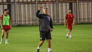 Mehmet Altıparmak: "İlk hafta hoca göndermek çok ayıp"