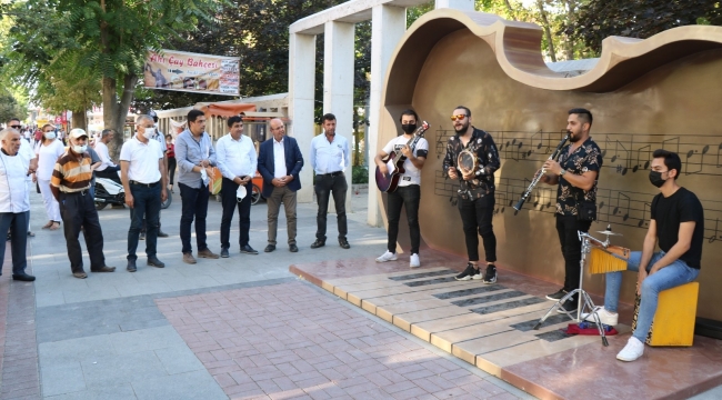 Türkiye'nin ilk ve tek UNESCO'lu müzik şehri Kırşehir'de 'Müzik Durakları' oluşturuldu