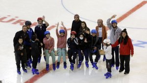 Büyükşehir, engelli çocuklar için buz pateni kursu açtı