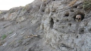 Korkutan görüntü: Her yerden kafatası ve kemikler çıkıyor