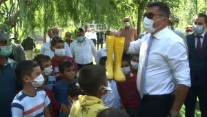 Sarı çizmeli vali, hesabı ödedi