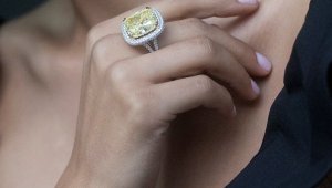 23 karatlık tektaş pırlanta yüzük 5 milyon TL'den alıcısını arıyor