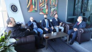 Bir iş birliği de Türkiye Buz Hokeyi Federasyonuyla