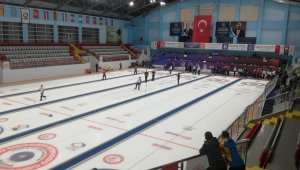 Curling 2022 Kış Olimpiyat Oyunları Ön Eleme Müsabakaları Erzurum'da son gününde devam ediyor