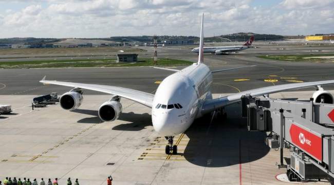Dünyanın en büyük yolcu uçağı için İstanbul Havalimanı'nda karşılama töreni