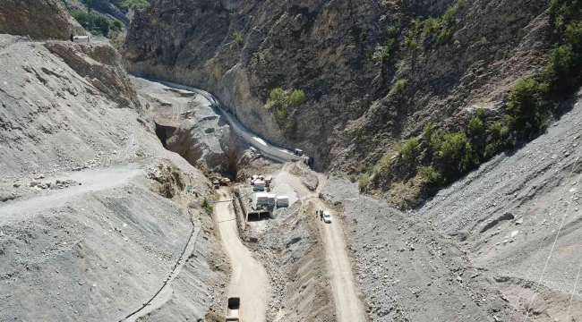 Erzurum Uzundere Barajı'nda çalışmalar aralıksız devam ediyor