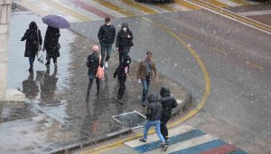 Erzurum'da Kar Yüzünü Gösterdi