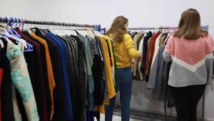 Giy-çık mağazası iyilik köprüsü olmaya devam ediyor