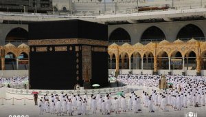 Mescid-i Haram ve Mescid-i Nebevi tam kapasite ibadete açılıyor
