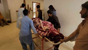 Pakistan'da 5.9 büyüklüğünde deprem: 20 ölü, 300 yaralı