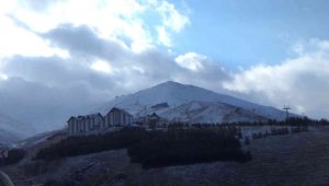 Palandöken beyaza büründü