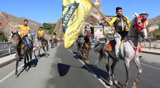 Uluslararası Tarihi İspir Panayırı kortej yürüyüşüyle başladı