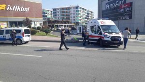 2 çocuğunu dolmuşun altında kalmaktan kurtardı, kendisi öldü