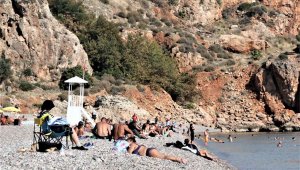 Doğu'da kar Antalya'da yazdan kalma günler