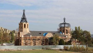 Erzurum'da bulunan Oltu Rus Kilisesi'nde restorasyon çalışmaları devam ediyor