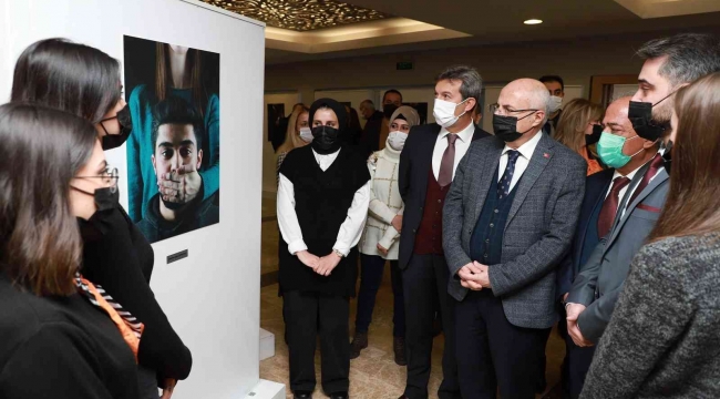 Kadın şiddetine yönelik farkındalık sergisi, Atatürk Üniversitesinde açıldı