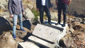 Muhtar, mahallenin 50 yıllık su sorununun çözülmesini davul zurna eşliğinde kutladı