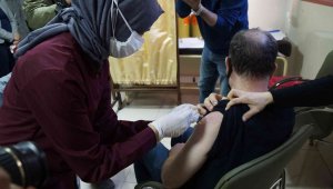 TURKOVAC Faz-3 için gönüllüler aşılanmaya başlandı