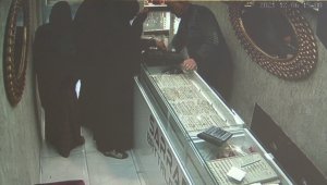 50 liralık bileklik aldılar, 1 milyon liralık pırlantayı şalvara saklayıp götürdüler