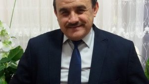 Cuma namazı kıldırmaya giden imama araba çarptı