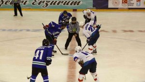 Erzurum Büyükşehir Belediyesi Buz Hokey Takımı, Süper Lig'de şampiyonluğa koşuyor