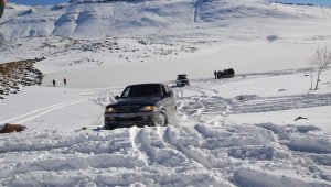 Erzurum Macera Off-Road Doğa Sporları ekibi kış sezonunu açtı