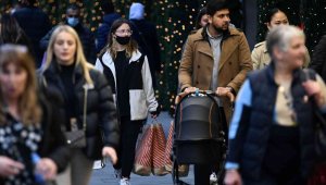 İngiltere'de salgının başından bu yan en yüksek günlük vaka sayısı