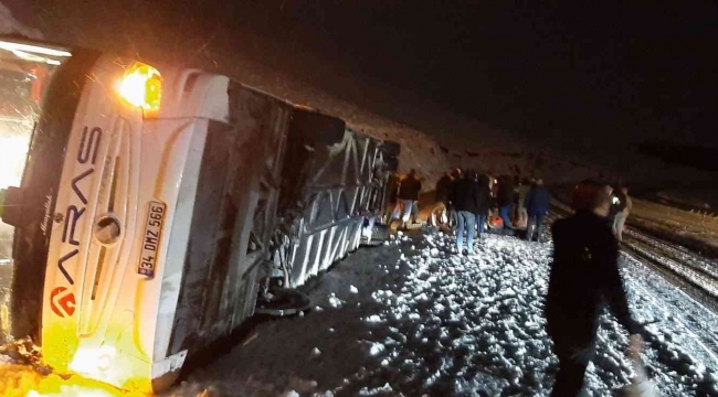 Kars'ta yolcu otobüsü devrildi: 6 ölü, çok sayıda yaralı