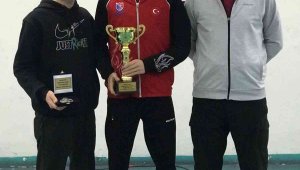 Milli sporcu Akal, Eskrim Federasyon Kupası'nda Türkiye ikincisi oldu
