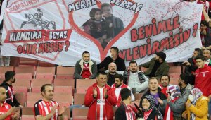 Samsunspor - Ankaragücü maçında evlilik teklifi