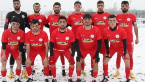 Yakutiye Belediyespor liderliğe devam dedi