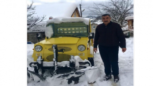 Bu da muhtarın kar küreme aracı