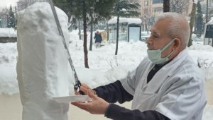 Döner ustasından "karsambaç döner"