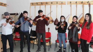 Gençler kemandan 'feyza'lıyor