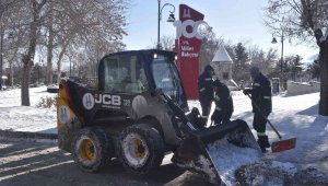 Karla mücadele ekipleri gece boyu çalıştı
