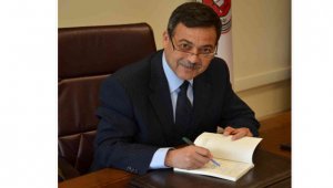 Şair Mehmet Aksu üniversite onur köşesinde